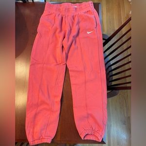 Nike Women’s Trend Essential Fleece Pants pink size medium